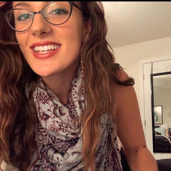 Meet your Posher, Destiny - Picture 1 of 2